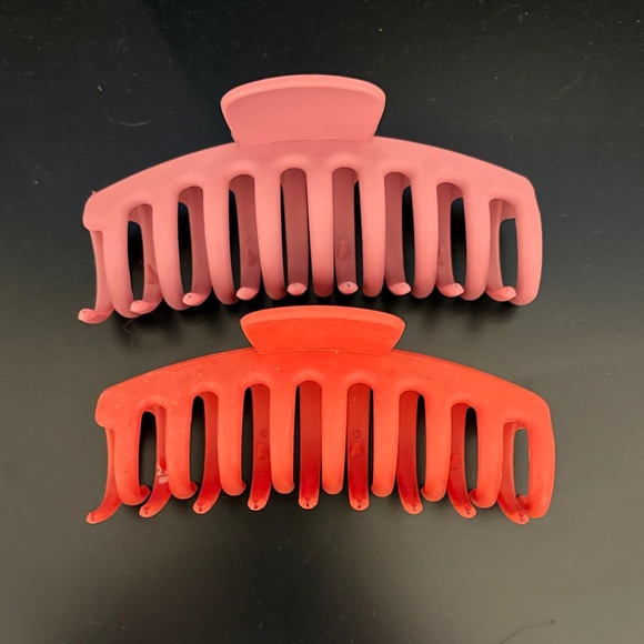 Accessories - Matte Pink and Red Hair Claw Clips - Set of 2